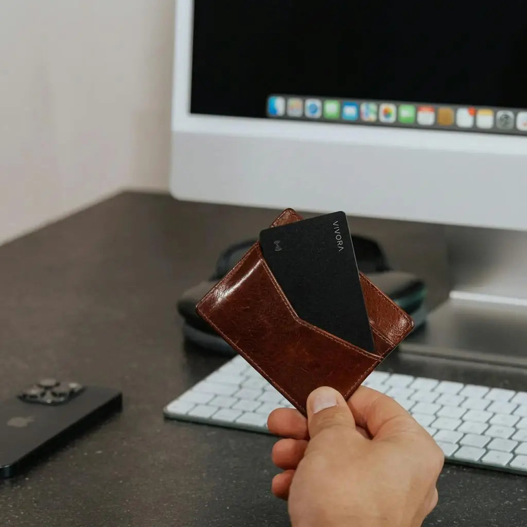 Vivora TrackCard™ – Wallet Tracker Card, No Subscription (Android/Apple)